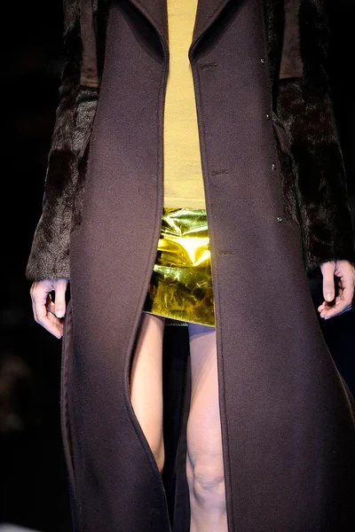 Look 17